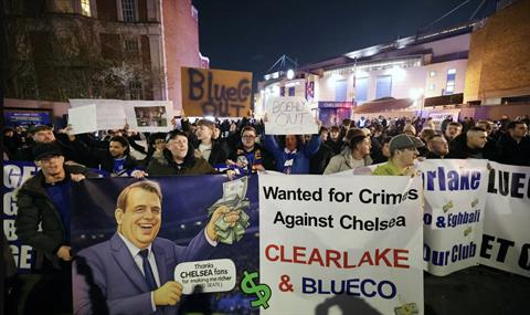 CĐV Chelsea phẫn nộ, lên kế hoạch biểu tình phản đối giới chủ